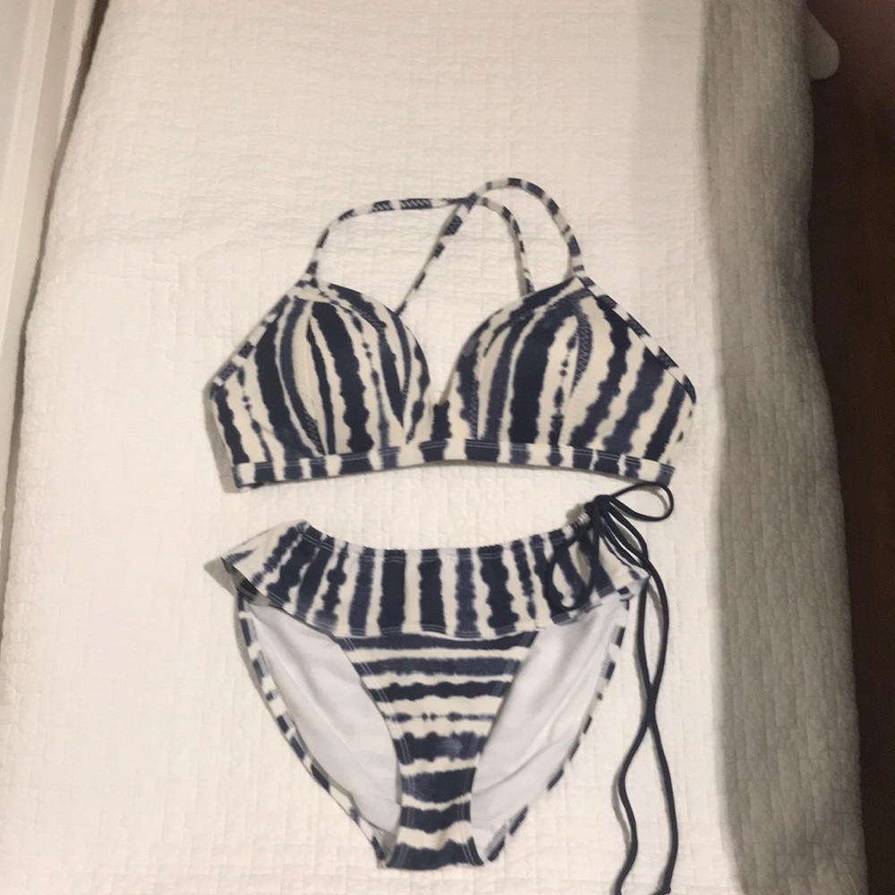 Athleta swimsuit medium